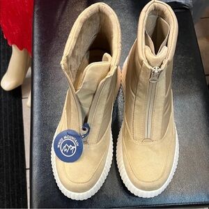 White Mountain Tan Ankle Boots